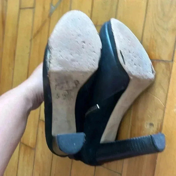 Mk  booties - Picture 5 of 12